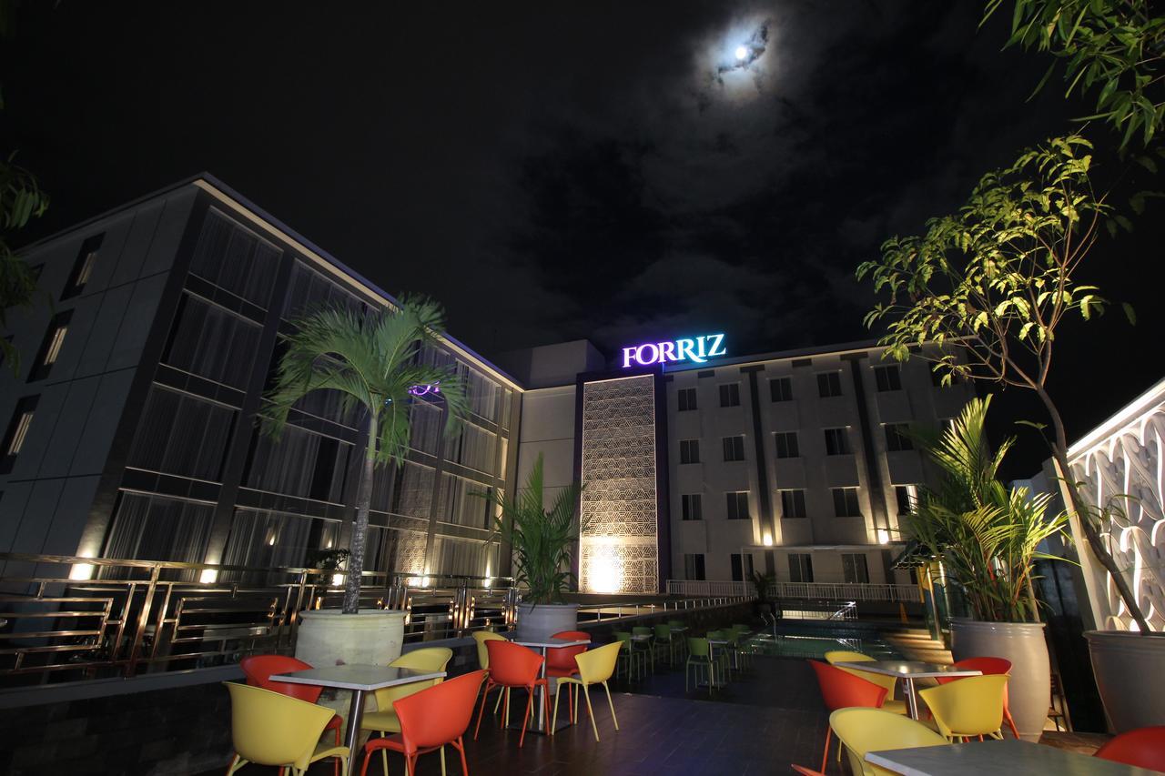 Forriz Hotel Yogyakarta Extérieur photo