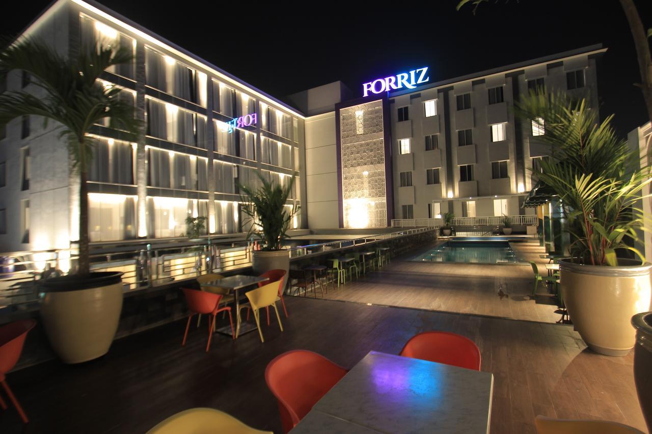 Forriz Hotel Yogyakarta Extérieur photo